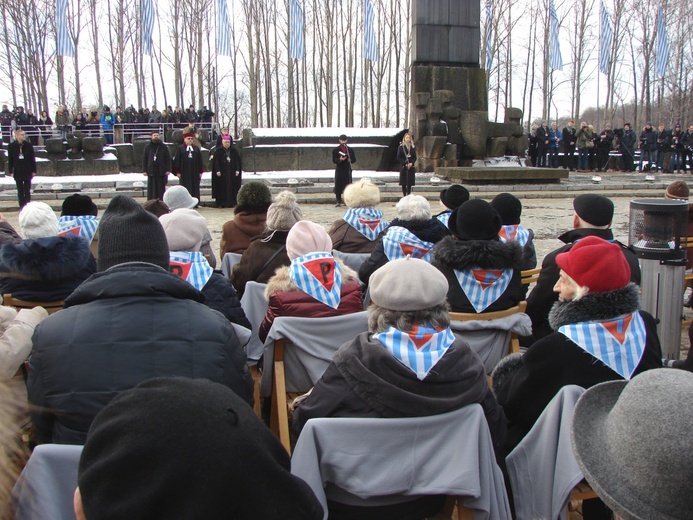 74. rocznica wyzwolenia KL Auschwitz - modlitwa byłych więźniów