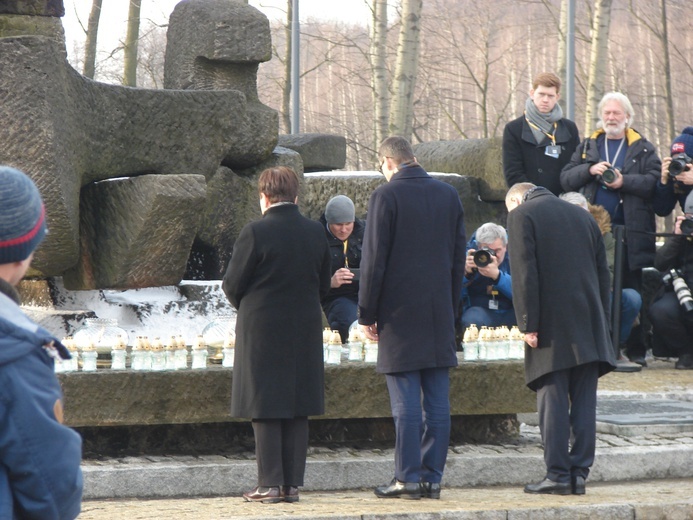 74. rocznica wyzwolenia KL Auschwitz - modlitwa byłych więźniów