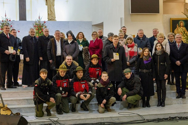 Każdy darczyńca został uhonorowany okolicznościową statuetką