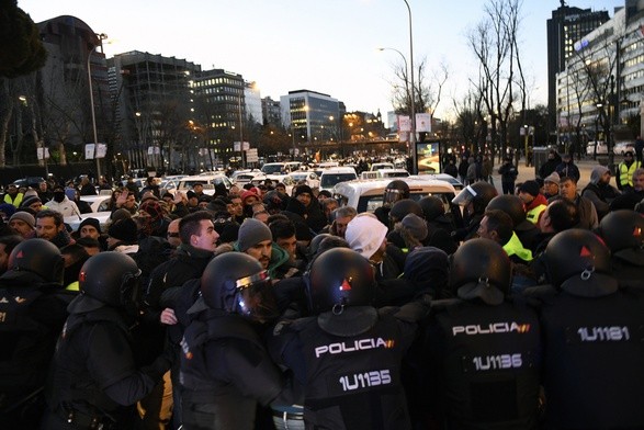 Starcia taksówkarzy z policją w Madrycie