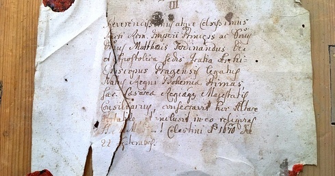 Papierowy świadek wieków