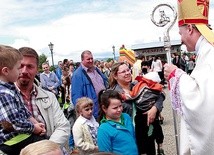 ▲	Diecezjalne Spotkanie Rodzin w Starym Sączu. Cały czas wysokie statystyki w rejonie są bez wątpienia zasługą rodzin, które są wciąż pierwszym środowiskiem przekazywania wiary.