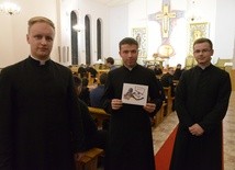 Alumni (od lewej): Karol Dobrasiewicz, Piotr Morawski i Michał Kopciński zachęcają do przysyłania intencji