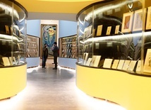 Na wystawie po raz pierwszy prawie w całości można oglądać secesyjną bibliotekę Stanisława Wyspiańskiego.