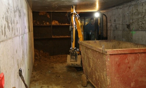 Pół tunelu przekopane