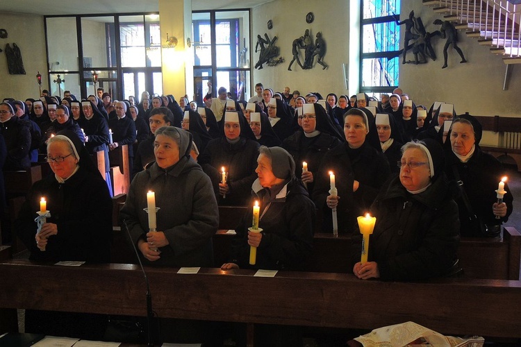Osoby życia konsekrowanego z całej diecezji bielsko-żywieckiej spotkały się w kościele NSPJ w Bielsku-Białej