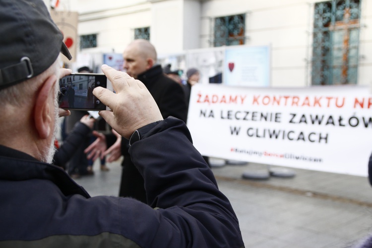 Protest w obronie gliwickiej kardiologii