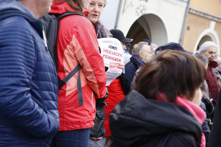 Protest w obronie gliwickiej kardiologii