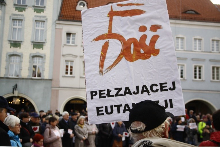 Protest w obronie gliwickiej kardiologii