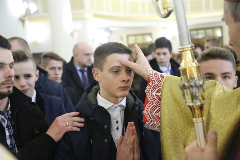 Bierzmowanie u MB Anielskiej w Dębicy