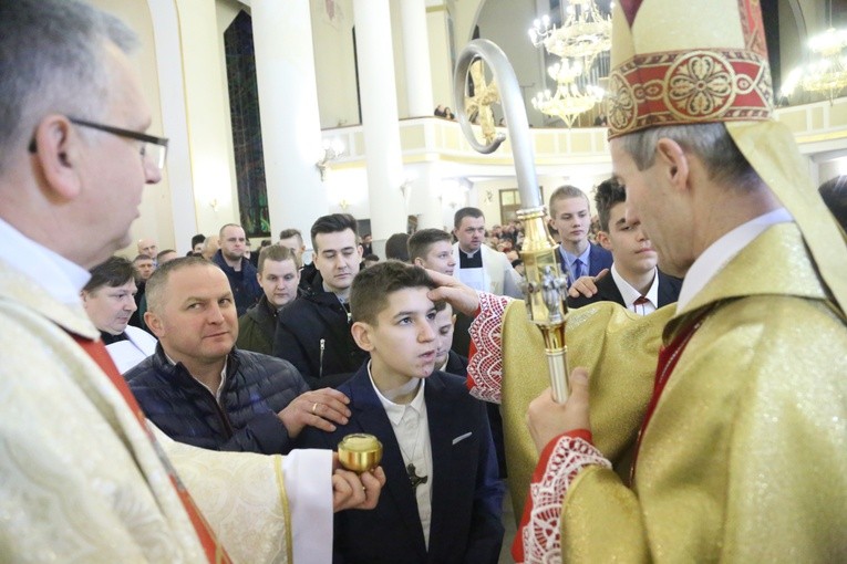 Bierzmowanie u MB Anielskiej w Dębicy