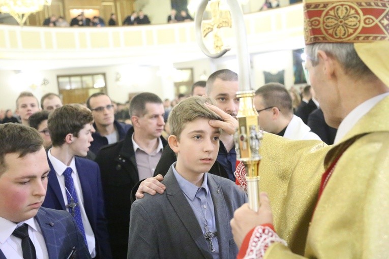 Bierzmowanie u MB Anielskiej w Dębicy