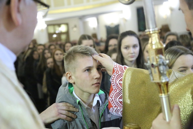 Bierzmowanie u MB Anielskiej w Dębicy