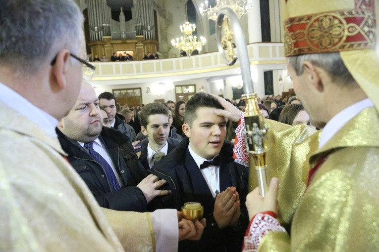 Bierzmowanie u MB Anielskiej w Dębicy