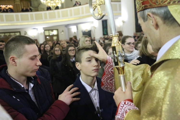 Bierzmowanie u MB Anielskiej w Dębicy