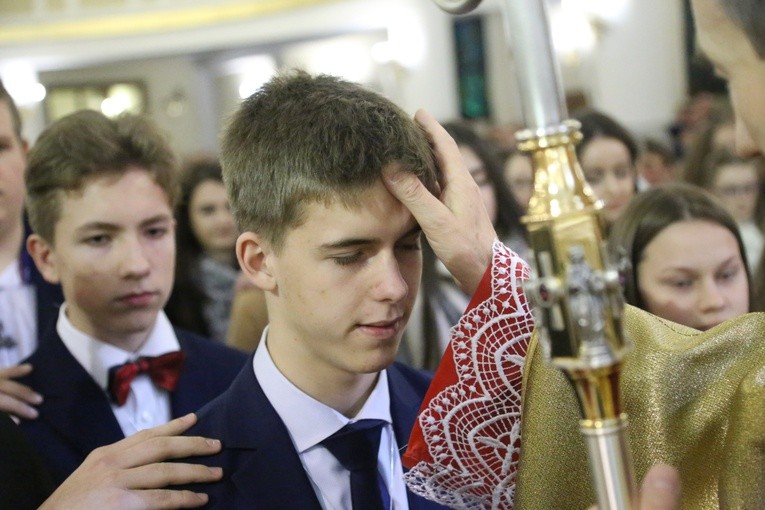 Bierzmowanie u MB Anielskiej w Dębicy