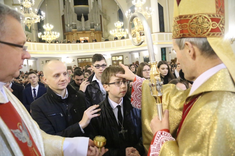 Bierzmowanie u MB Anielskiej w Dębicy