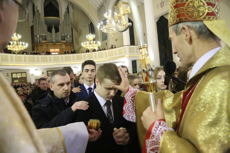 Bierzmowanie u MB Anielskiej w Dębicy