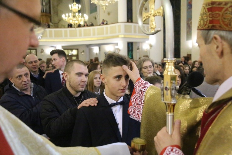 Bierzmowanie u MB Anielskiej w Dębicy
