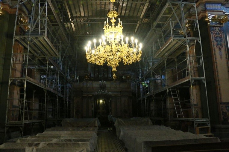 Renowacja kościoła w Głusku