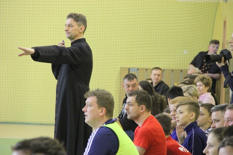 Turniej charytatywny w Tymowej