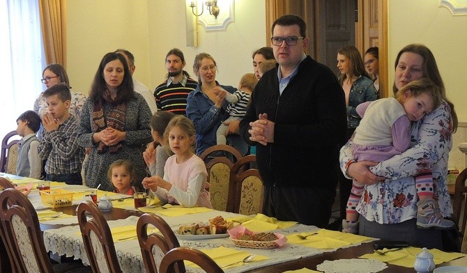 DRWaL-owa gromadka obecna na lutowym spotkaniu w Hałcnowie