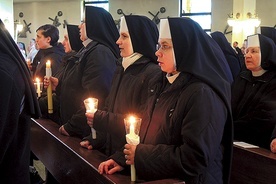 ▲	Osoby poświęcające swoje życie służbie Bożej świętowały w bielskim kościele NSPJ.