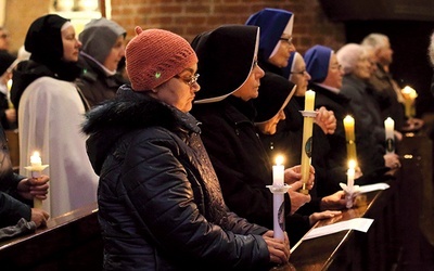 W czasie uroczystości odnowiono śluby i przyrzeczenia zakonne.