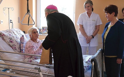 	Światowy Dzień Chorego został ustanowiony przez papieża Jana Pawła II w 1992 roku. Obchodzony jest we wspomnienie Matki Bożej z Lourdes.