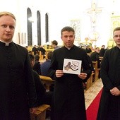 Alumni (od lewej): Karol Dobrasiewicz, Piotr Morawski i Michał Kopciński zachęcają  do przysyłania próśb.