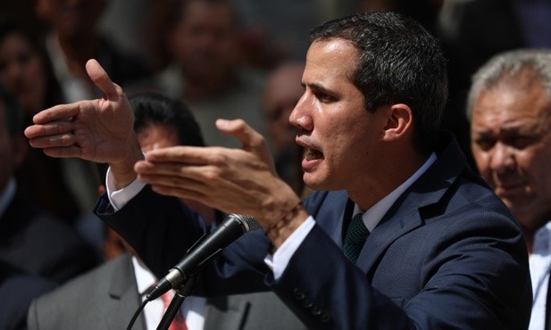 Guaido apeluje do wojska, by wpuściło do kraju zagraniczną pomoc
