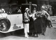 Pola Negri wraz z matką Eleonorą Chałupiec w Kalifornii w 1925 roku.