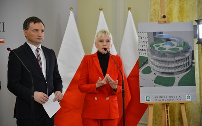 Minister Zbigniew Ziobro i Ewa Błaszczak mówili o wsparciu budowy warszawskiej placówki dla dorosłych w śpiączce