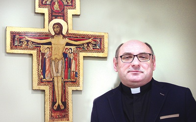 Ks. Robert Patro jest dyrektorem Wydziału Duszpasterskiego w kurii biskupiej.