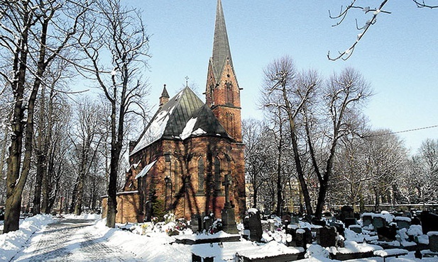 ►	Kaplica na cmentarzu Mater Dolorosa w Bytomiu, w krypcie której pochowany jest ks. Norbert Bonczyk.