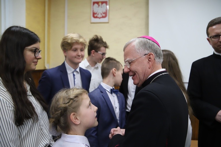 Poświęcenie katolickiej szkoły podstawowej w Rabce