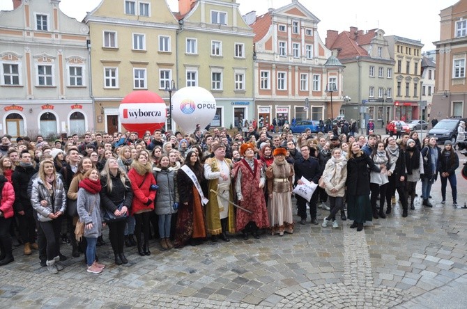 Polonez maturzystów w Opolu