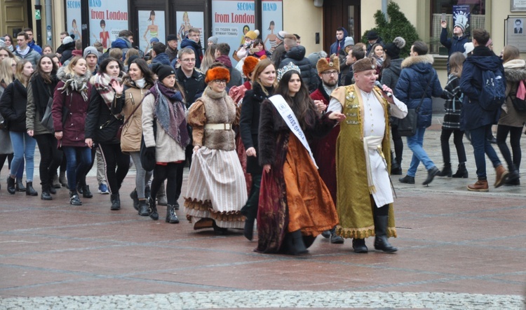 Polonez maturzystów w Opolu