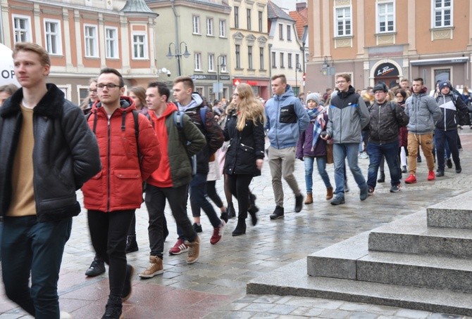 Polonez maturzystów w Opolu