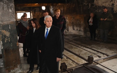 Pence: Niech Auschwitz przypomina, że milczenie w obliczu zła to zgoda na jego triumf