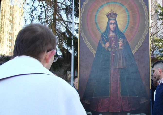 Matka Boża Kodeńska w więzieniu