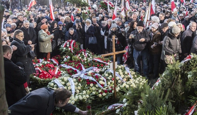 Jan Olszewski spoczął na Powązkach Wojskowych