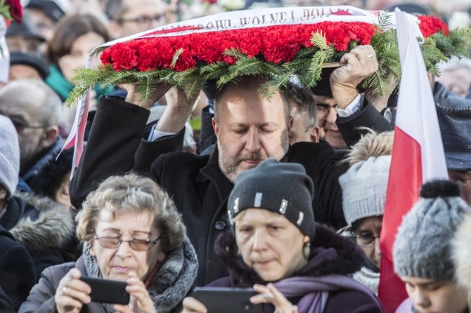 Jan Olszewski spoczął na Powązkach Wojskowych