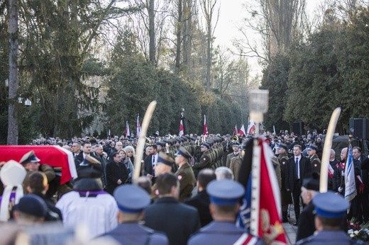 Jan Olszewski spoczął na Powązkach Wojskowych