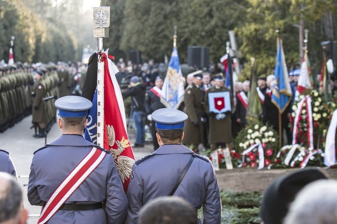 Jan Olszewski spoczął na Powązkach Wojskowych