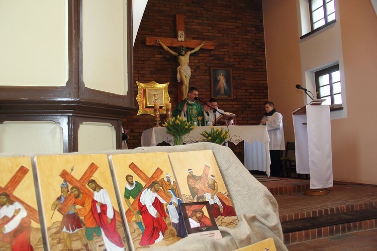 Droga Krzyżowa w ikonie w Dalęcinie