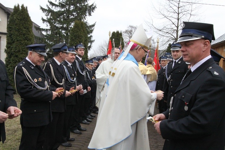 Poświęcenie odnowionego kościoła w Węgrzynowie