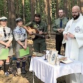 Ks. Adam jest kapelanem Hufca Wschowa ZHP oraz I instruktorem Wydziału Wychowania Duchowego i Religijnego Głównej Kwatery ZHP w Warszawie.