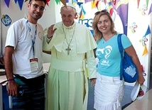 – Słuchając papieża Franciszka podczas czuwania, mieliśmy wrażenie, że potwierdza, iż to, co robimy, ma sens – mówią Ania i Rafał. Na zdjęciu w Centrum Powołaniowym ŚDM.