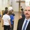 ▲	– Czas, który nauczyciel poświęca uczniowi, jest najcenniejszym darem – mówi Grzegorz Baran, od 20 lat dyrektor Katolickiego Zespołu Edukacyjnego.